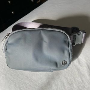 Lululemon Everywhere Belt Bag, gray, 1L